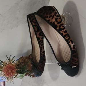 VINCE CAMUTO Size 10M Cow Hair Leopard Print Ballet Slip-On Shoes
